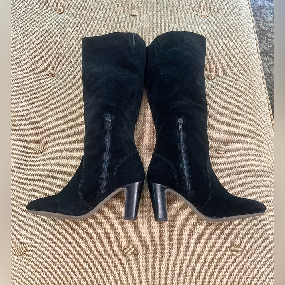 Women’s 7 M Arturo Chiang Black Suede Side Zip Heeled Knee High Boots